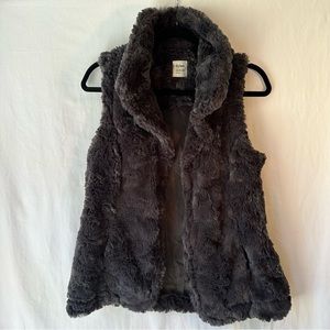 Plush Dylan Women's Vest Small Layering Soft Cozy Grey Hook Closure Fall/Winter